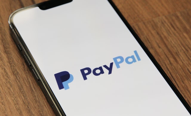 Pros and Cons of Making Payments with PayPal