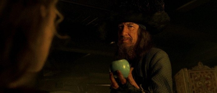 A Granny Smith Apple Appears In 'Pirates Of The Caribbean: The Curse Of The Black Pearl'