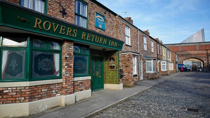 what time is Coronation Street on tonight